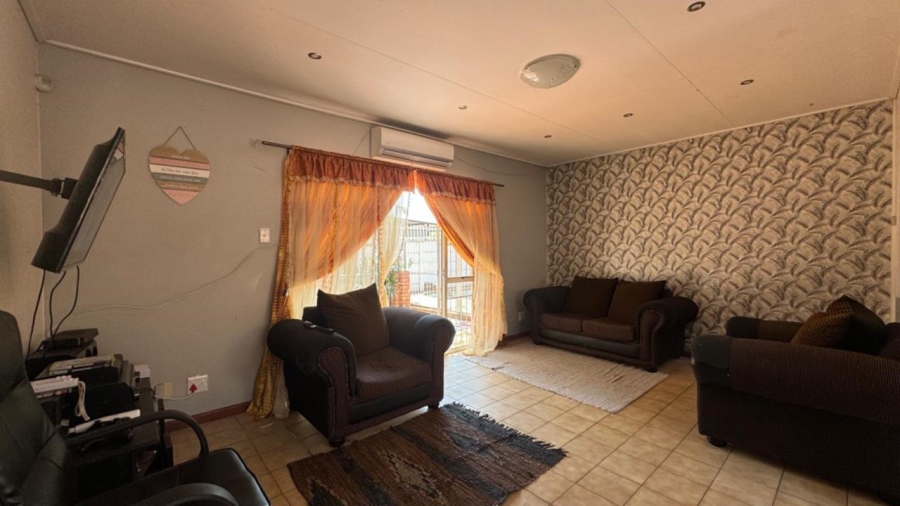 2 Bedroom Property for Sale in Diamant Park Northern Cape